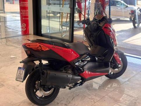 YAMAHA XMAX