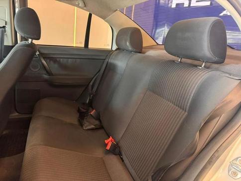 VOLKSWAGEN POLO SEDAN 1.6 MI TOTAL FLEX 8V 4P