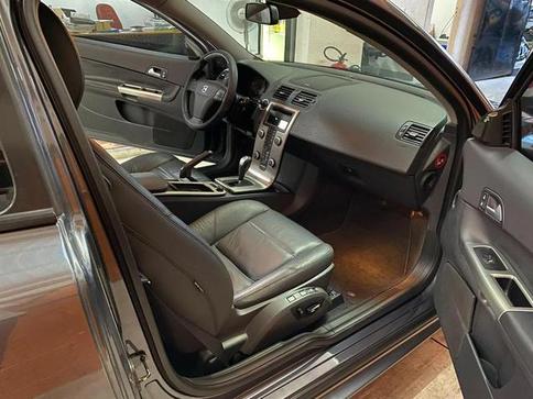 VOLVO C-30 T-5 2.5 TB(AUT.) 2P