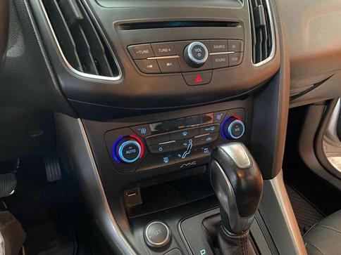 FORD FOCUS FASTBACK SE 2.0 FLEX AUT