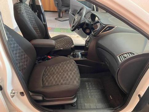 HYUNDAI HB20 1.6 COMFORT PLUS 16V FLEX 4P MANUAL