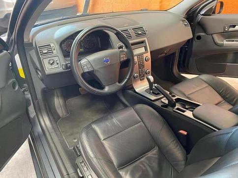 VOLVO C-30 T-5 2.5 TB(AUT.) 2P