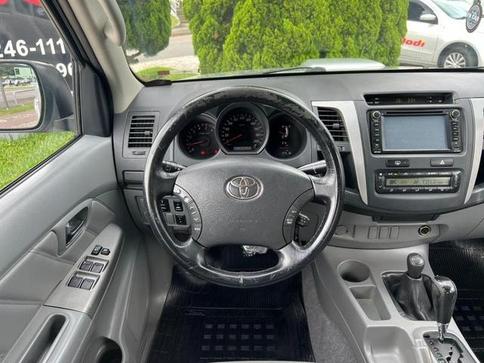 TOYOTA HILUX CD SRV D4-D 4X4 3.0 TDI DIESEL AUT