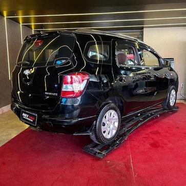 CHEVROLET SPIN 1.8L AT LTZ