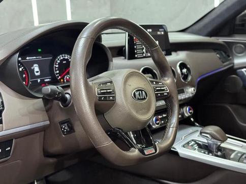 KIA STINGER GT 3.3 AT