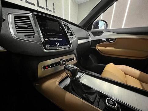 VOLVO XC90 T6 MOMENTUM