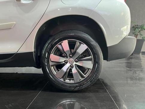 PEUGEOT 2008 GRIFFE AT