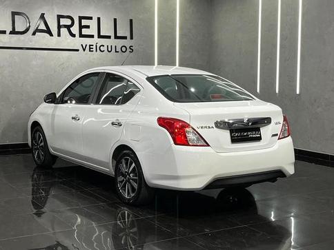 NISSAN VERSA 16SL CVT