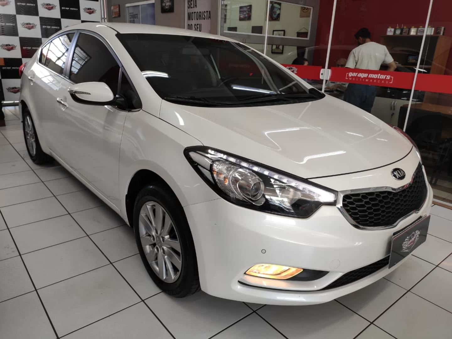 KIA Cerato SX3 1.6 2016/2016 FLEX em Maringa Garage Motors