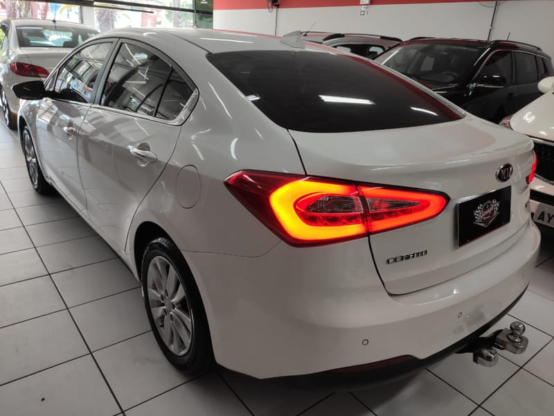 KIA Cerato SX3 1.6 2016/2016 FLEX em Maringa Garage Motors
