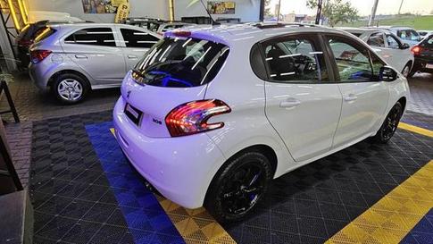 PEUGEOT 208 ALLURE
