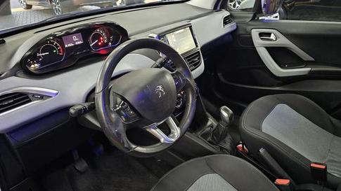 PEUGEOT 208 ALLURE