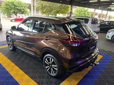 NISSAN KICKS ADVANCE