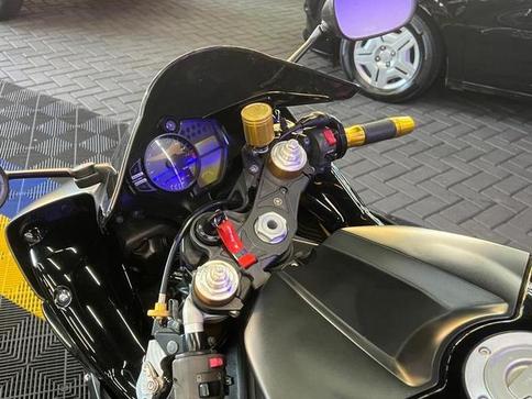 YAMAHA YZF R1
