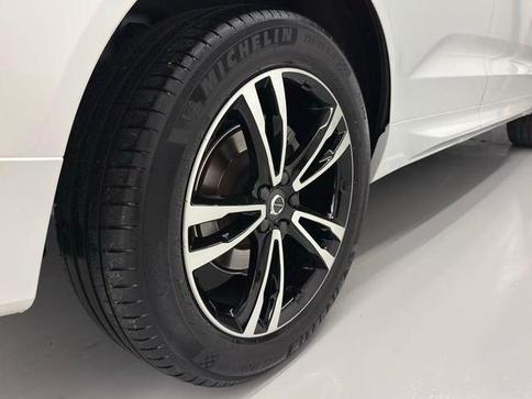 VOLVO XC  60 T-5 MOMENTUM 2.0 254cv AWD 5p