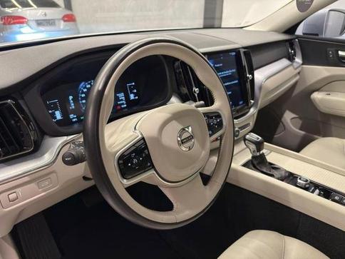 VOLVO XC  60 T-5 MOMENTUM 2.0 254cv AWD 5p
