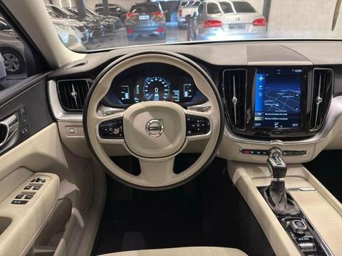 VOLVO XC  60 T-5 MOMENTUM 2.0 254cv AWD 5p
