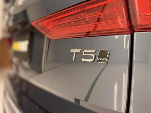 VOLVO XC  60 T-5 MOMENTUM 2.0 254cv AWD 5p