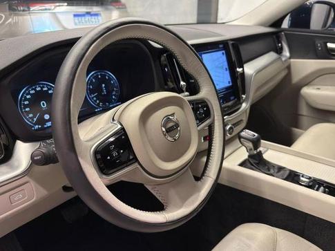 VOLVO XC  60 T-5 MOMENTUM 2.0 254cv AWD 5p