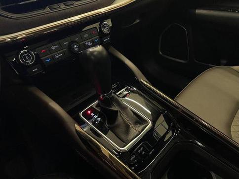 JEEP Commander  Overland T270 1.3 TB Flex Aut.