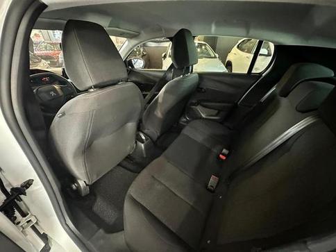 PEUGEOT 208 LIKE MT