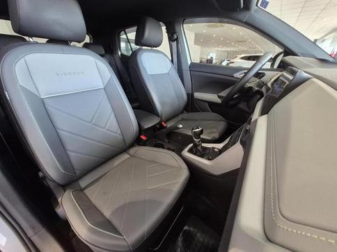 VOLKSWAGEN T-CROSS COMFORTLINE 1.0 TSI FLEX 5P AUT.