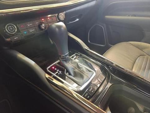 JEEP COMMANDER LIM T270