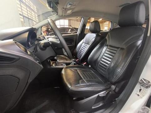 FORD FIESTA 16SEL AT