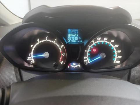 FORD FIESTA 16SEL AT