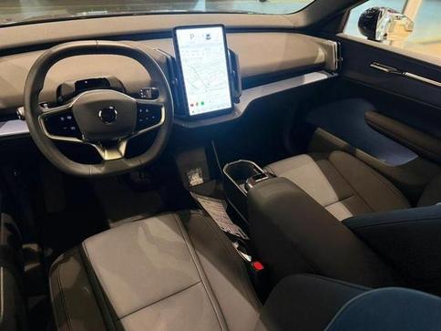 VOLVO EX30 E40 Core (El�trico)
