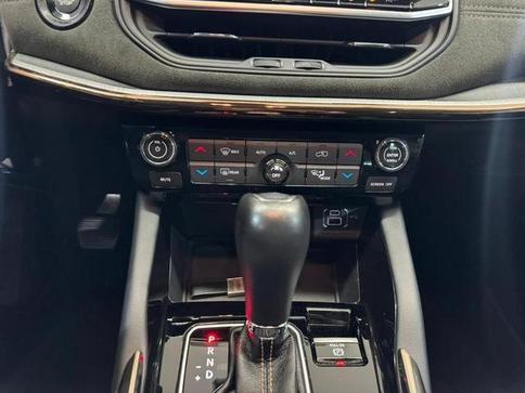 JEEP COMMANDER LIMITED T270 1.3 TB FLEX AUT