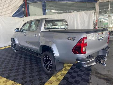 TOYOTA HILUX CD DSL 4X4 SRX PLUS AT.