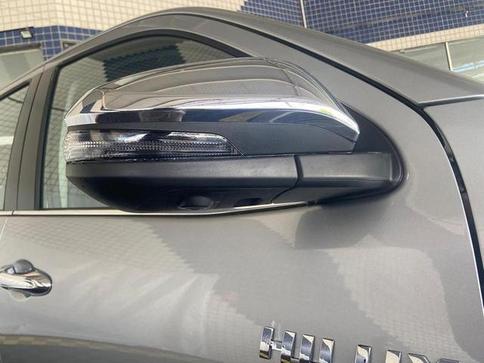 TOYOTA HILUX CD DSL 4X4 SRX PLUS AT.