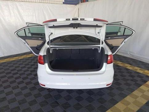 VOLKSWAGEN JETTA HIGHLINE TSI 2.0 211CV