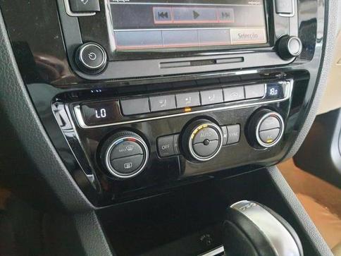 VOLKSWAGEN JETTA HIGHLINE TSI 2.0 211CV