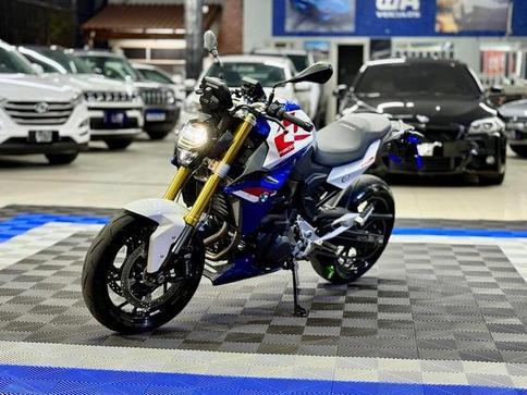 BMW F 900 R SPORT PLUS