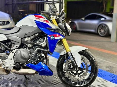 BMW F 900 R SPORT PLUS