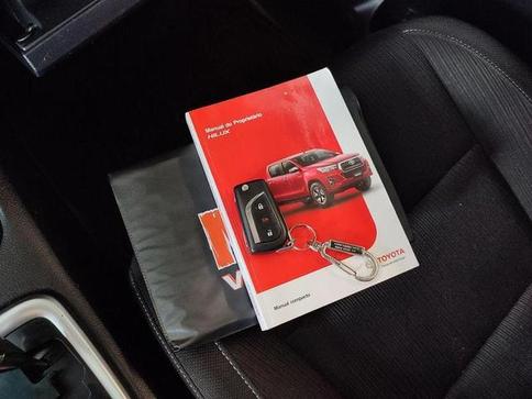 TOYOTA HILUX 2.8 SR 4X4 CD 16V DIESEL 4P AUTOMATICO