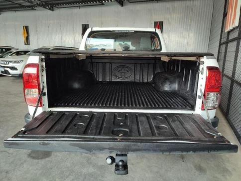 TOYOTA HILUX 2.8 SR 4X4 CD 16V DIESEL 4P AUTOMATICO