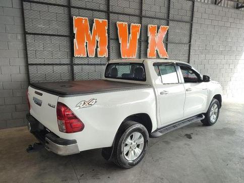 TOYOTA HILUX 2.8 SR 4X4 CD 16V DIESEL 4P AUTOMATICO
