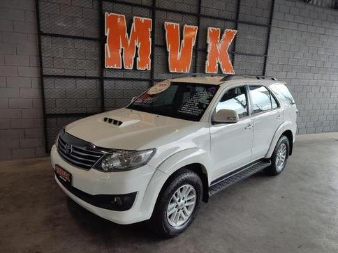 TOYOTA HILUX SW4 SRV 4X4