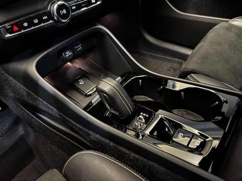 VOLVO XC 40 T5 R-DESIGN