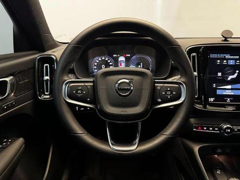 VOLVO XC 40 T5 R-DESIGN