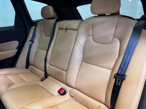 VOLVO XC 60 T-8 H�BRIDO INSCRIPTION 2.0 5P