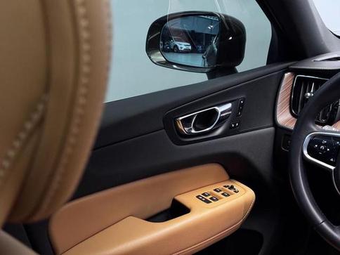 VOLVO XC 60 T-8 H�BRIDO INSCRIPTION 2.0 5P