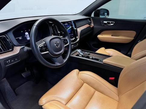 VOLVO XC 60 T-8 H�BRIDO INSCRIPTION 2.0 5P