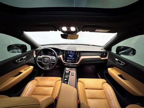 VOLVO XC 60 T-8 H�BRIDO INSCRIPTION 2.0 5P