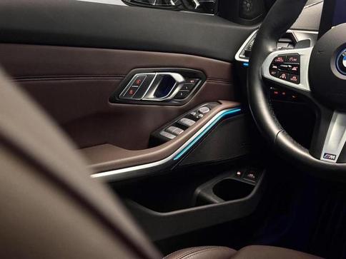 BMW 330E M SPORT 2.0 TURBO AUT H�BRIDO