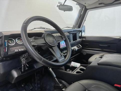 LAND ROVER DEFENDER 110 4X4 2.5TD5 CSTD