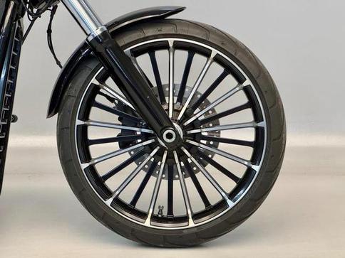 HARLEY-DAVIDSON SOFTAIL BREAKOUT